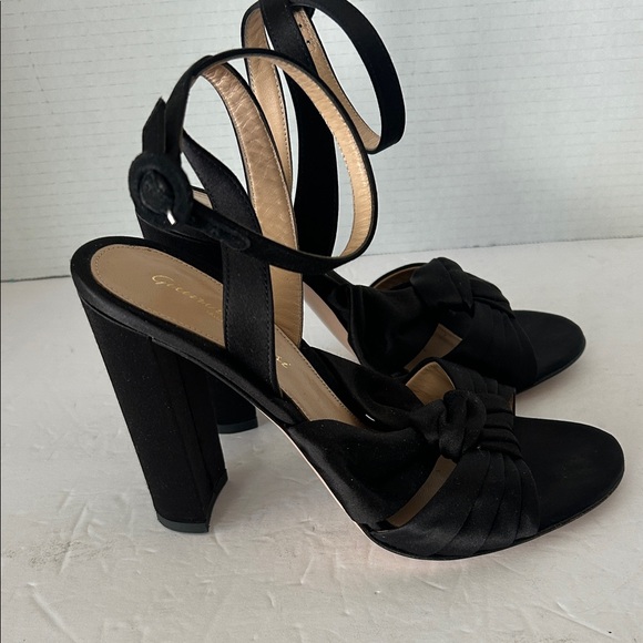 Gianvito Rossi Black Satin Heels Size 38 - Picture 2 of 12